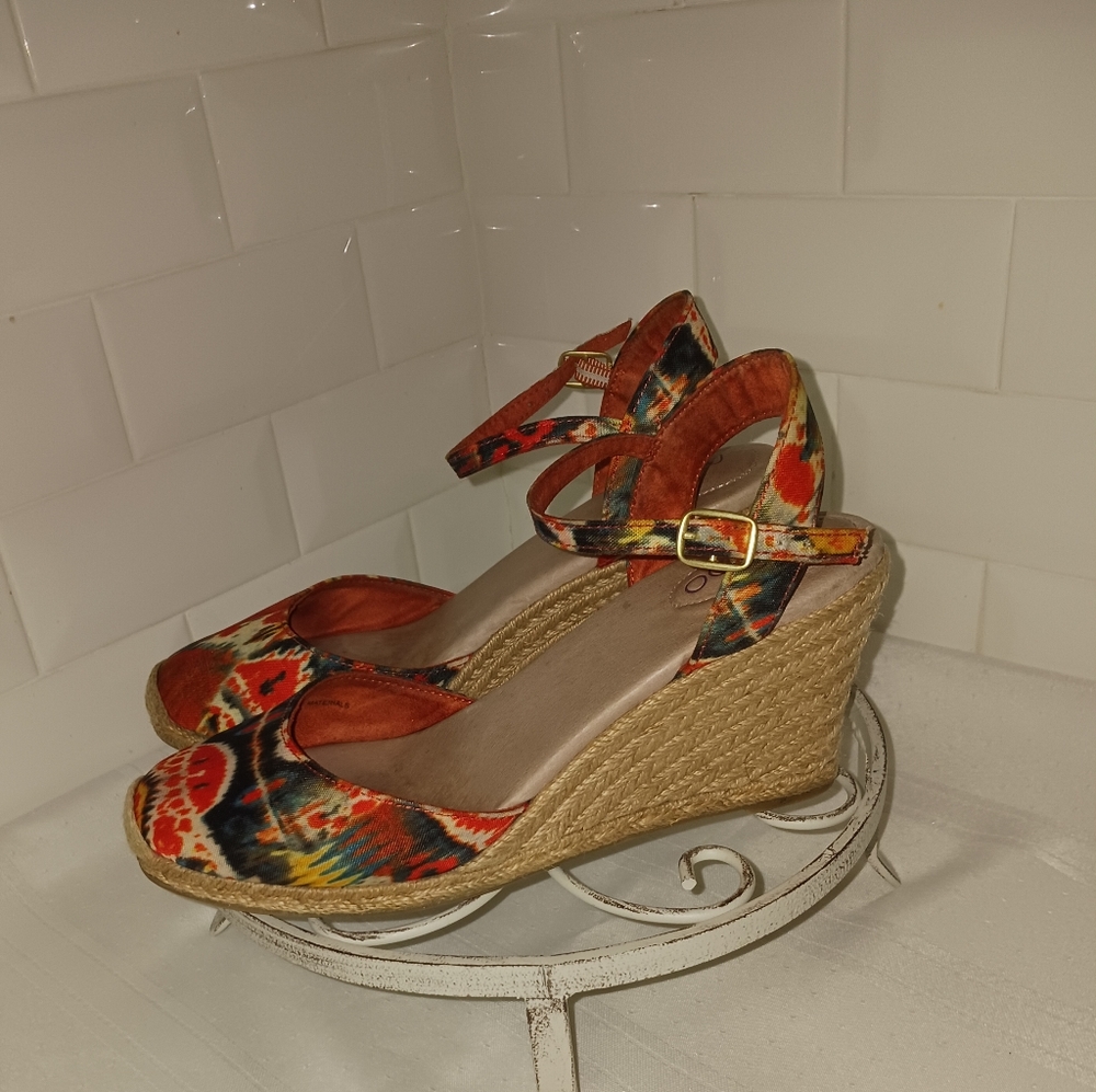 Me Too Wedge Platform Heels. Esparadille Ankle Strap.  Size 8.5 M